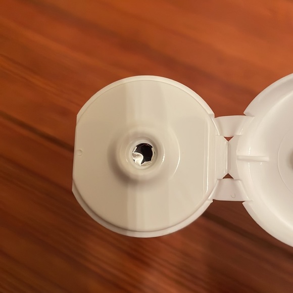 ALO Invisible Mineral Sunscreen 50mL - Picture 3 of 3